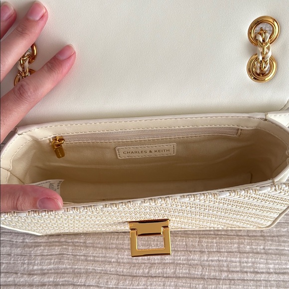 Charles & Keith Cream and Gold Quilted Shoulder Bag - Picture 3 of 4